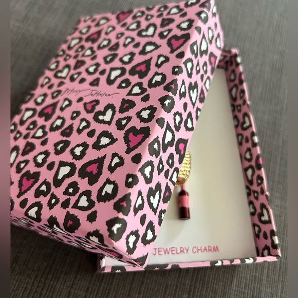 BETSEY JOHNSON Wine Picnic basket Keychain Bag charm NEW - Picture 6 of 6